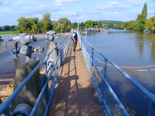 the walkway over the Thames River at Hambleden