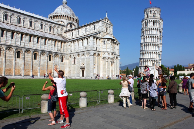 holding up the leaning tower of Pisa